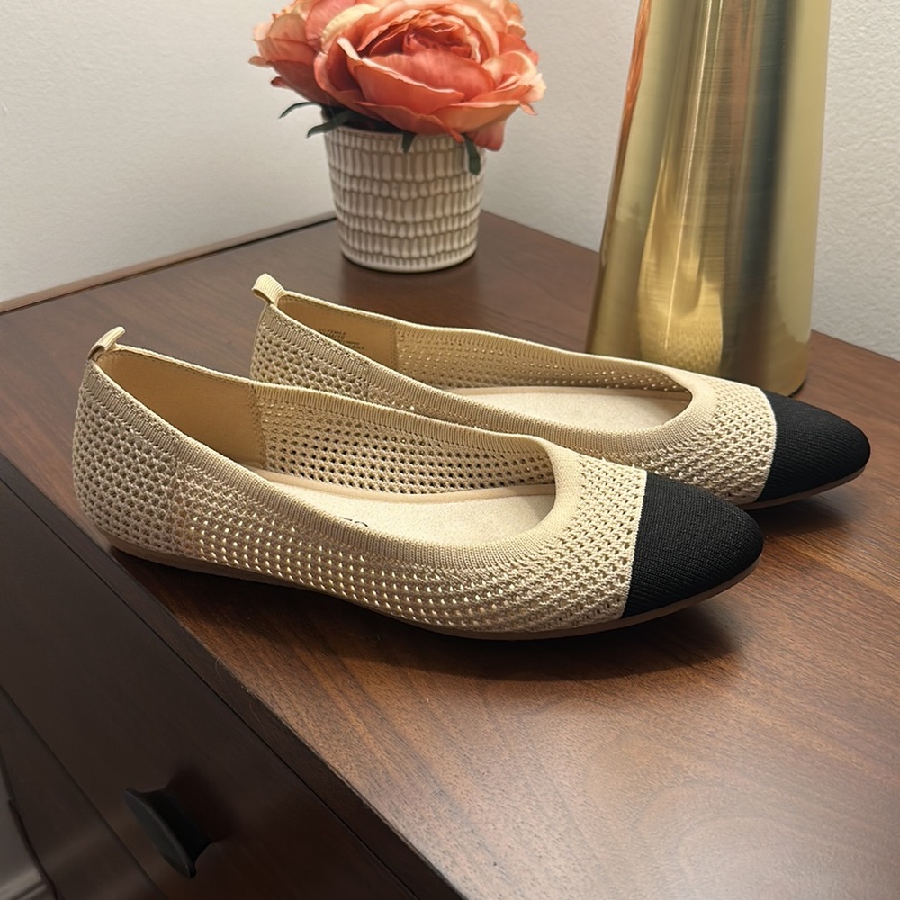Vince Camuto Flats